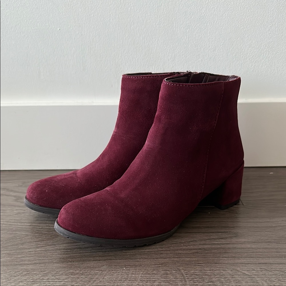Naturalizer Elegant Burgundy Ankle Boots